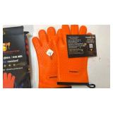 Silicone Smoker Oven Gloves -Extreme Heat Resistant BBQ Gloves - Retail: $30