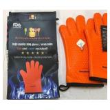 Silicone Smoker Oven Gloves -Extreme Heat Resistant BBQ Gloves - Retail: $30