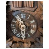 Black Forest Cuckoo Clock with Bird Motif / Bird is broken off