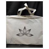 Ultra Comfortable Padded Prayer Mat - Womens & Mens Prayer Rug with Back Support - Soft & Thick Prayer Rug - Foldable Muslim Praying Mat Gift for Eid & Ramzan - Green Praying Carpet - Retail: $24