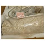 DGGDOME 20.75\" White Ceramic Lamps Set of 2 with Floral Design, Farmhouse White Table Lamp for Living Room, Bedroom, Beige Lamps for Nightstands Set of 2 - Retail: $47