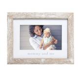 Pearhead Mommy and Me Rustic Keepsake Picture Frame, New Mom and Expecting Mom Accessory, Gender-Neutral Nursery DÃ©cor, Distressed Photo Frame, 1 Count (Pack of 1)