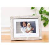 Pearhead Mommy and Me Rustic Keepsake Picture Frame, New Mom and Expecting Mom Accessory, Gender-Neutral Nursery DÃ©cor, Distressed Photo Frame, 1 Count (Pack of 1)
