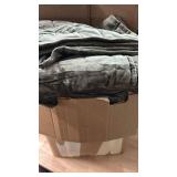 Comforter two pillow cases