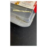 Farberware Nonstick Bakeware Baking Pan With Lid / Nonstick Cake Pan With Lid, Rectangle - 9 Inch x 13 Inch, Gray *lid cracked*