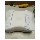 JINXIA Knee Pillow for Side Sleepers, Comfortable Memory Foam Leg Pillow for Side Sleeping, Pillow Sleeping Between Legs Aligns Spine, for Hip, Back & Sciatica Pain Relief, White - Retail: $26