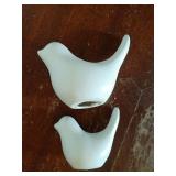 Small White Birds Statues Home Decor Modern Style Decorative Ornaments for Living Room Decor, Bedroom, Office Desktop, Cabinets (2Pcs White Birds) - Retail: $10