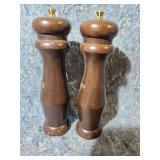 Wooden Salt and Pepper Mill Set