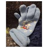 Winter Accessories Bundle - Samsonite Wallet and Thinsulate Gloves