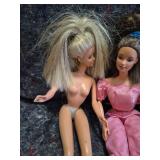 Barbie Girls Fashion Dolls with Deco Pack Set