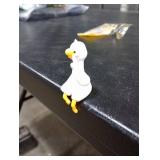 Gagas Daily White Duck Desk Shelf Sitter