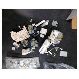 blast orby Space Astronaut Building Block Set, 966 Pcs Astronaut Building Set for Adults, Space Building Kit Toys Gifts for Kids 8-14 with Display Stand