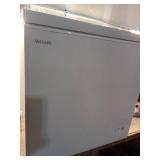 Vissani 7.0 cu. ft. Manual Defrost Chest Freezer with LED Light in White, Garage Ready (Cosmetic Damage) - Retail: $249