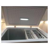 Vissani 7.0 cu. ft. Manual Defrost Chest Freezer with LED Light in White, Garage Ready (Cosmetic Damage) - Retail: $249