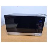 LG 0.9 cu ft NeoChef Countertop Microwave Oven - Retail: $149