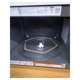 LG 0.9 cu ft NeoChef Countertop Microwave Oven - Retail: $149