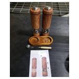 Electric Salt and Pepper Grinder Set, Automatic Salt and Pepper Grinder Set with Wood Base, Adjustable Coarseness, LED Light, One Handed Operation Electric Salt and Pepper Shakers(Wood Grain)