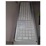 MISSING USB seenda Wireless Keyboard and Mouse Combo, Rechargeable Quiet Keyboard Mouse, Sleek and Ultra Thin Design, Full-Size with Number Pad for Windows, Laptop, PC, Notebook, Desktop- Silver and W