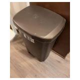 Hefty Select Step-On Trash Can 12.19 Gallon