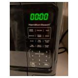 Hamilton Beach Microwave with Plate Covers