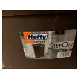 Hefty Select Step-On Trash Can 12.19 Gallon