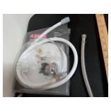 Delta Universal Side Spray and Hose Kit