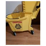 Rubbermaid Commercial Mop Bucket with Wringer