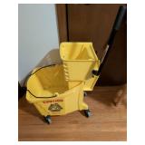 Rubbermaid Commercial Mop Bucket with Wringer