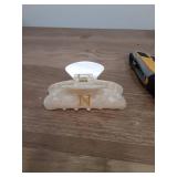 LILIE&WHITE Acrylic Letter Hair Clips For Women Stylish N Monogram Hair Claw Alphabet Hair Clip Fashion Glitter Claw Clip Elegant And Durable Hair Accessory Large Hair Clips N - Retail: $10