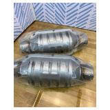 2.5" Universal Catalytic Converter, 2.5 Inch Inlet/Outle Cat Converter with O2 Port and Heat Shield (EPA Compliant), Set of 2