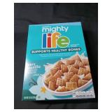 Quaker Mighty Life Multigrain Cereal, Very Vanilla, Bone Health Support, 22.3 Oz Family Size