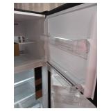 18.1 cu. ft. Top Freezer Refrigerator in Fingerprint Resistant Stainless Steel Look, Garage Ready (Cosmetic Damage) - Retail: $529