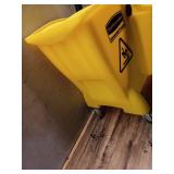 Rubbermaid Commercial Products 7.75-Gallons Down-Press Mop Wringer Bucket - Retail: $70