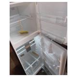 10.1 cu. ft. Top Freezer Refrigerator in Black, Garage Ready (Cosmetic Damage) - Retail: $479