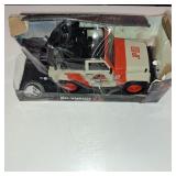 Jada Jurassic World Jeep Wrangler 1:16 Scale Remote Control Car