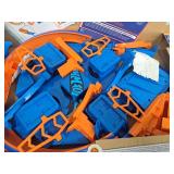 Hot Wheels Track Set with 1:64 Scale Toy Car, 4 Intersections for Crashing, Powered by a Motorized Booster, Criss-Cross Crash Track (Amazon Exclusive)
