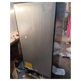 18.1 cu. ft. Top Freezer Refrigerator in Fingerprint Resistant Stainless Steel Look, Garage Ready - Retail: $529