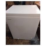 Vissani 5.0 cu. ft. Manual Defrost Chest Freezer with LED Light HMCF5W5  (Cosmetic Damage)- Retail: $219