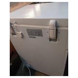 Vissani 5.0 cu. ft. Manual Defrost Chest Freezer with LED Light HMCF5W5  (Cosmetic Damage)- Retail: $219