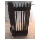 1500-Watt Oil-Filled Radiant Electric Space Heater with Thermostat  (No Wheels)- Retail: $80