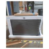 18,300 BTU 230/208-Volt Window Air Conditioner Cools 1000 sq. ft. with Wi-Fi and Remote in White (Damaged, See Pics)- Retail: $599