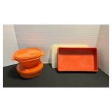 Tupperware Orange bowls and a rectangular piece
