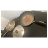 2 frying pans