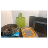 Bundt pan cutting boards and colander