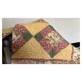 Quilted Table toppers, patterns and more