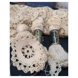 Weaving loom and incomplete tablecloth