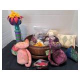 Pin cushions and buckles assortment