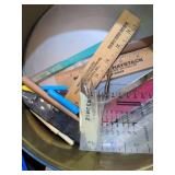 Assorted sewing lot in tin