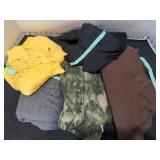 Cloth remnant lot 17