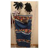 Organizer, gloves and wallet, metal organizer not included